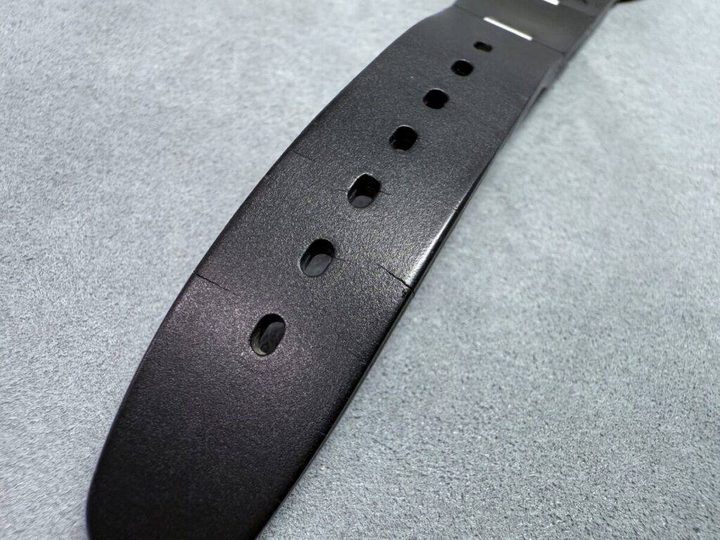 時計修理の日々 | ブルガリ・アルミニウムの純正ラバーベルト交換を